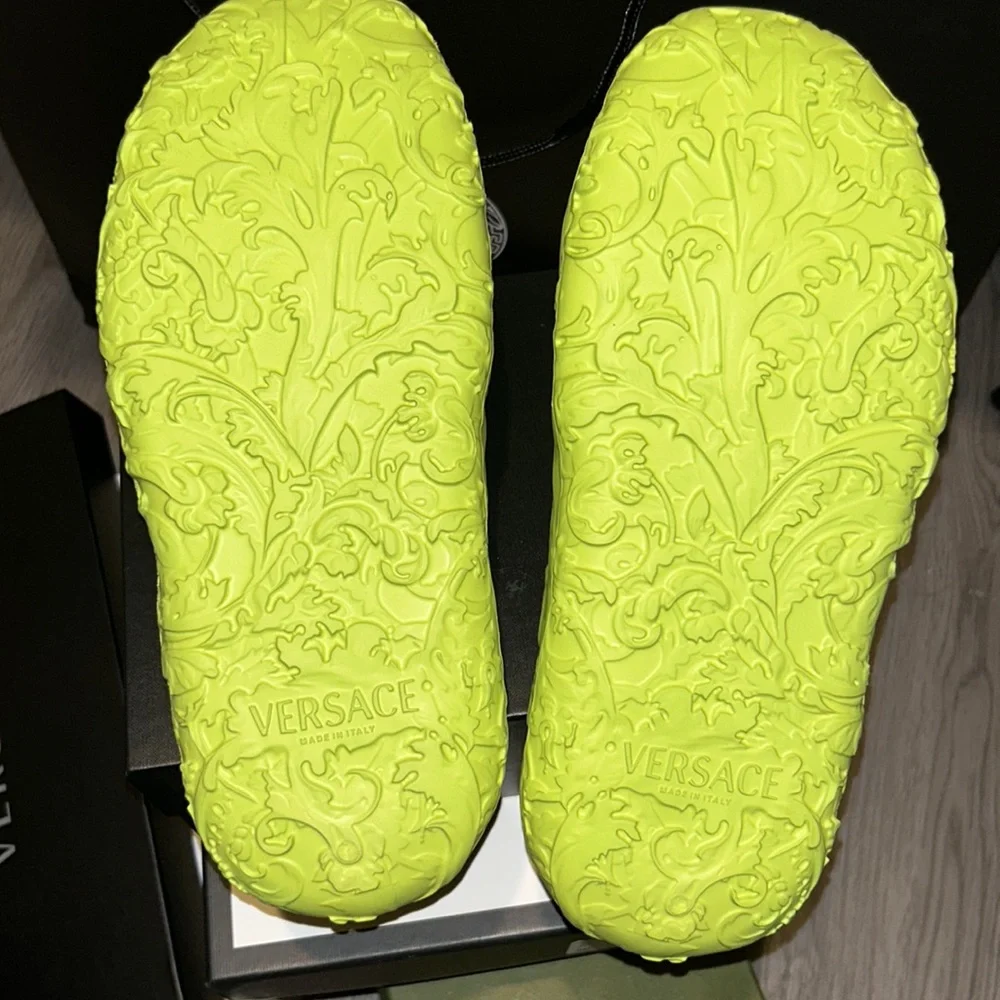 Versace slides